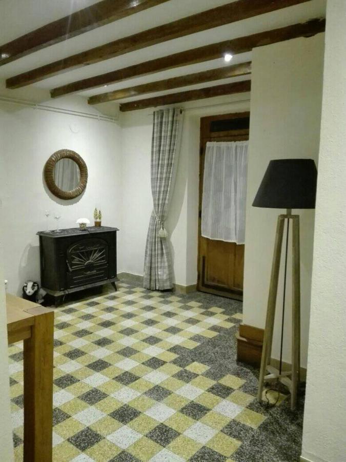 L'Esquilon Chambre D'Hote Bed and Breakfast Thiat Esterno foto