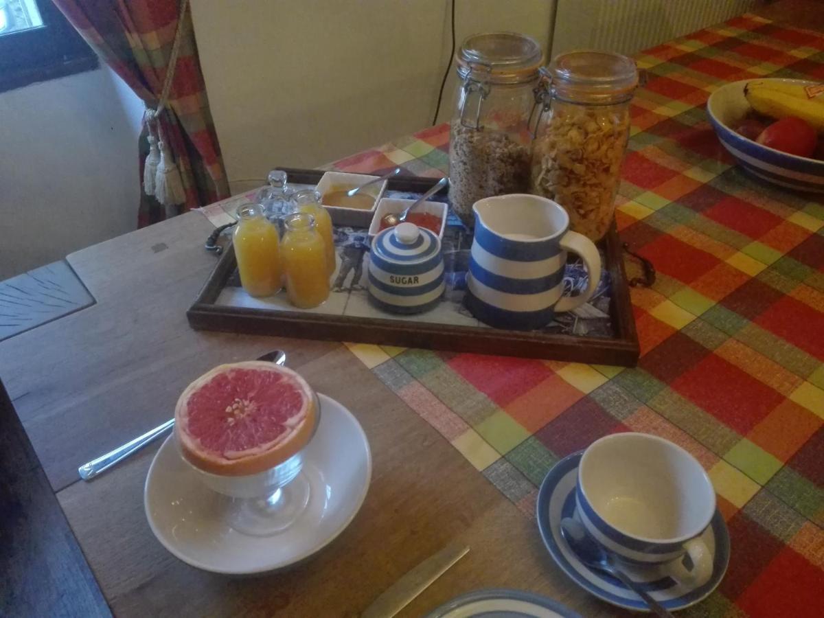 L'Esquilon Chambre D'Hote Bed and Breakfast Thiat Esterno foto